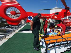 Un medic care a lucrat la Ambulanța Suceava, adus cu elicopterul de la Tg. Mureș, după ce a făcut un AVC