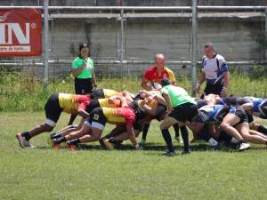 Humorenii au pierdut la limită cu liderul neînvins, după ce au condus aproape 60 de minute