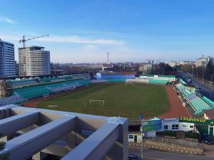 Stadionul Areni, disputat de două echipe de fotbal care-l vor pentru meciuri și antrenamente