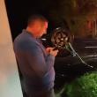 Un tânăr șofer a ”zburat” cu mașina de pe șosea, iar în final s-a oprit pe cupolă ...