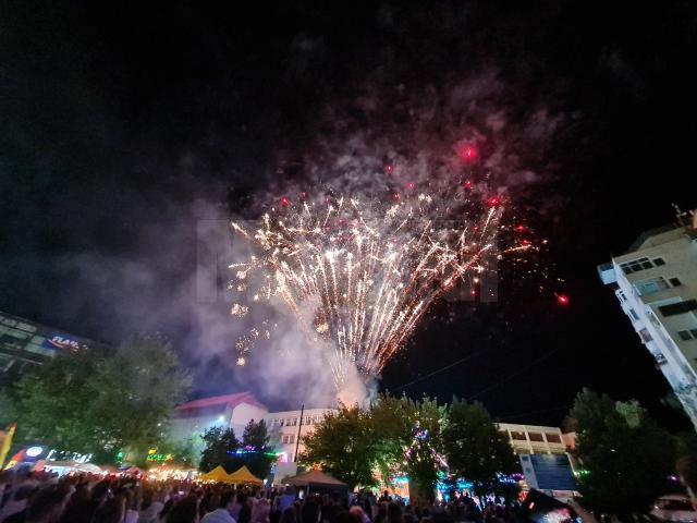 Ultima seară a Zilelor Municipiului Rădăuți, cu focuri de artificii, Zdob și Zdub și Whats`Up