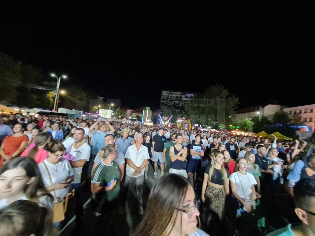 Ultima seară a Zilelor Municipiului Rădăuți, cu focuri de artificii, Zdob și Zdub și Whats`Up