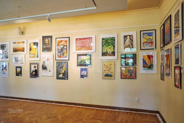 Cei mai talentați elevi de la Așezământul de copii „Sf. Ierarh Leontie” Rădăuți -  atelierul de pictură - premiați într-un cadru festiv