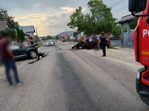 Accident cu trei mașini implicate și șase răniți