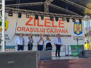 Festivalul folcloric „Din stejar, stejar răsare”, desfășurat la Cajvana, ediția a X-a