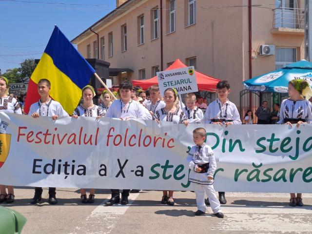 Festivalul folcloric „Din stejar, stejar răsare”, desfășurat la Cajvana, ediția a X-a