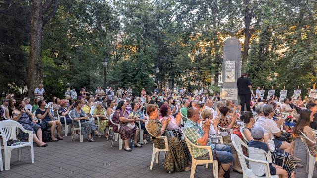 Concertul susținut de Corala „Ciprian Porumbescu” în Parcul Central Suceava