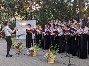 Concertul susținut de Corala „Ciprian Porumbescu” în Parcul Central Suceava