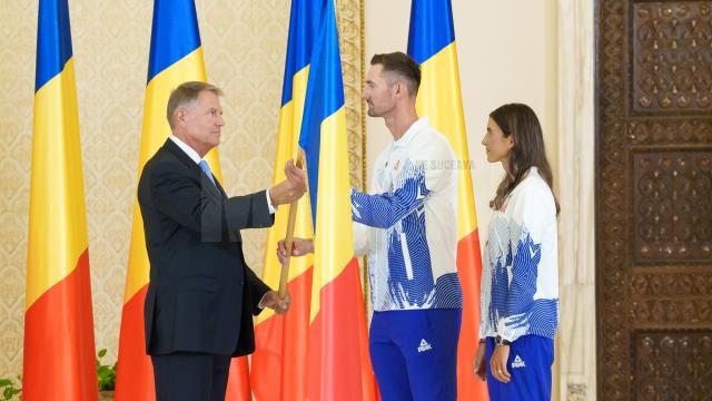 Sportivii suceveni Ionela și Marius Cozmiuc au primit drapelul României pentru JO de la Paris din mâna președintelui României