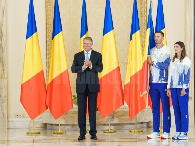 Sportivii suceveni Ionela și Marius Cozmiuc au primit drapelul României pentru JO de la Paris din mâna președintelui României