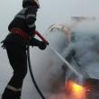 De supărare că mașina nu pornea, i-a dat foc