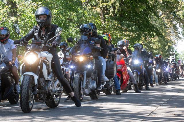 Și la ediția de anul acesta, organizatorii au pregătite concerte de rock, expoziția motocicletelor, concursuri pentru motocicliști și o paradă moto