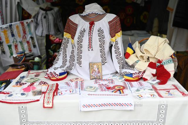 113 meșteri și producători au participat la Festivalul „Lume, lume... hai la târg!”, organizat trei zile la Muzeul Satului Bucovinean