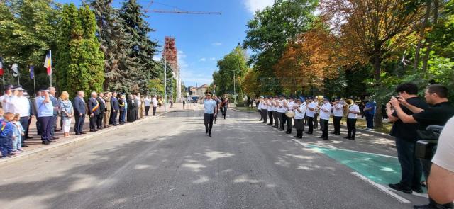 Ziua Imnului Național a fost sărbătorită printr-un ceremonial militar și religios în centrul Sucevei