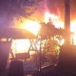 Incendiu devastator în plină noapte la un garaj pe care erau montate panouri fotovoltaice