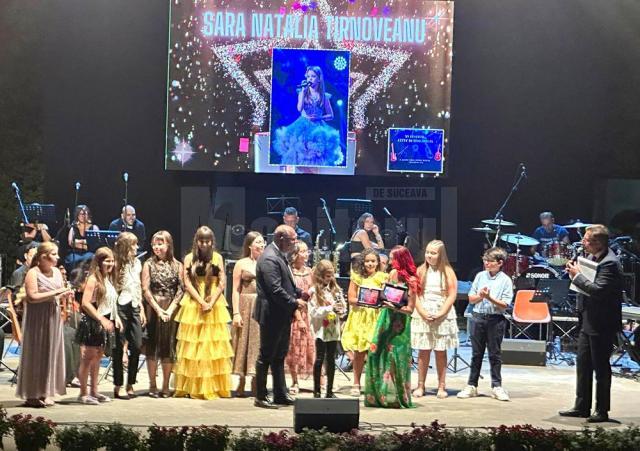 Suceveanca Sara Tîrnoveanu, elevă la „Arte”, a obținut trei premii importante la un festival de muzică din Italia