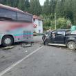 Accident cu 4 răniți, între un autocar și un autoturism, la Vama