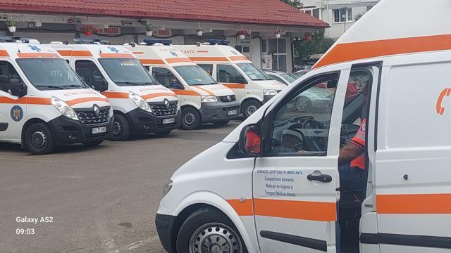 Ambulanțierii suceveni își riscă zilnic viața și pe cea a pacienților transportați, cu mașini care au peste 1 milion de kilometri parcurși