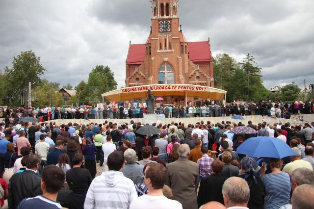 Slujba solemna Cacica (3).jpg