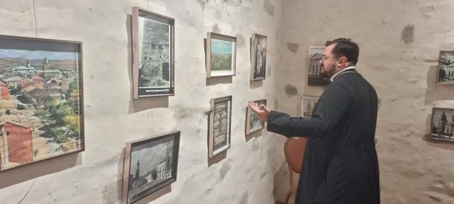 Expoziția de fotografie veche care surprinde şi Turnul Lăpușneanu în diferite perioade