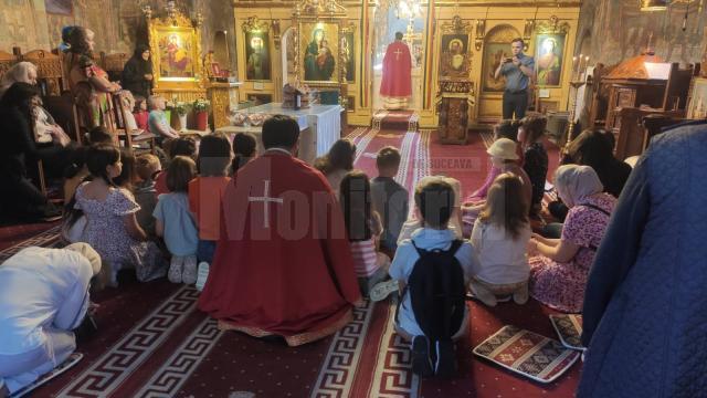 Atelier de comunicare și creație, jocuri și activități recreative, atelier de pictură și desen pentru 90 de elevi, la Parohia ,,Sf. Dumitru” Suceava