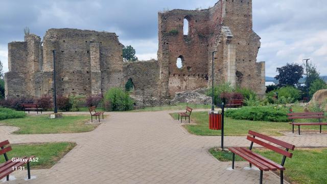 Ruinele catedralei Catolice puse în valoare la Baia