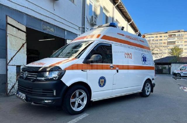 Ambulanța l-a preluat pe șofer (foto generic)