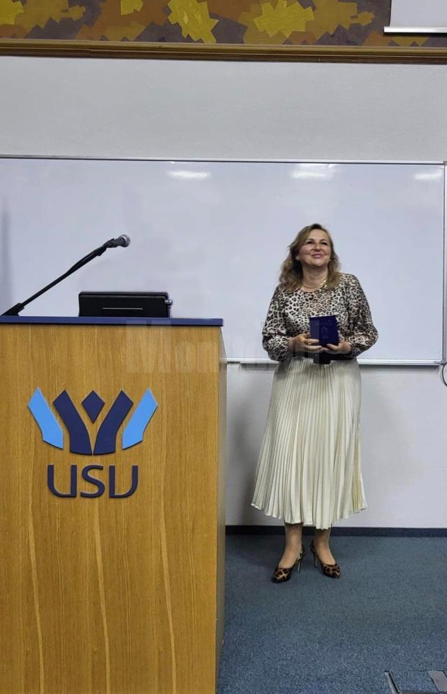 Prof. univ.dr. Diana Cimpoeșu, la Universitatea „Ștefan cel Mare” din Suceava, în mai 2024