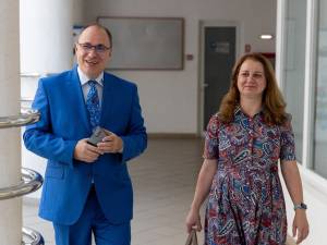 Ligia Deca alături de rectorul Mihai Dimian, la Universitatea din Suceava