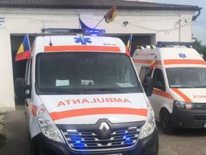 O ambulanță l-a preluat pe șofer și l-a transportat la spitalul din Fălticeni