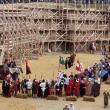 Salve de tun și parada trupelor participante în șanțul Cetății Suceava, la deschiderea oficială a Festivalului Medieval