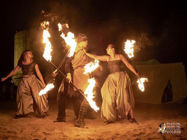 Spectacolele cu foc din Cetatea Sucevei, magia serilor de Festival Medieval