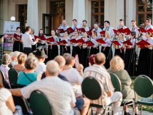 „Culori Sonore ale Folclorului Românesc”, în curtea Mănăstirii Bogdana