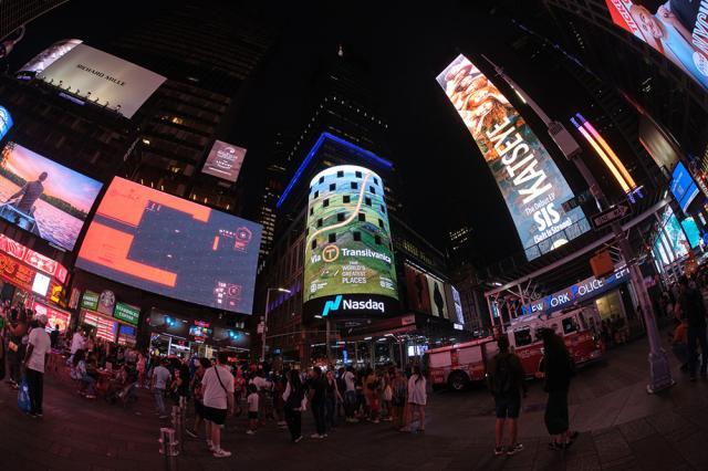 Via Transilvanica, drumul care leagă Putna de Drobeta-Turnu Severin, a fost promovat în Times Square, New York