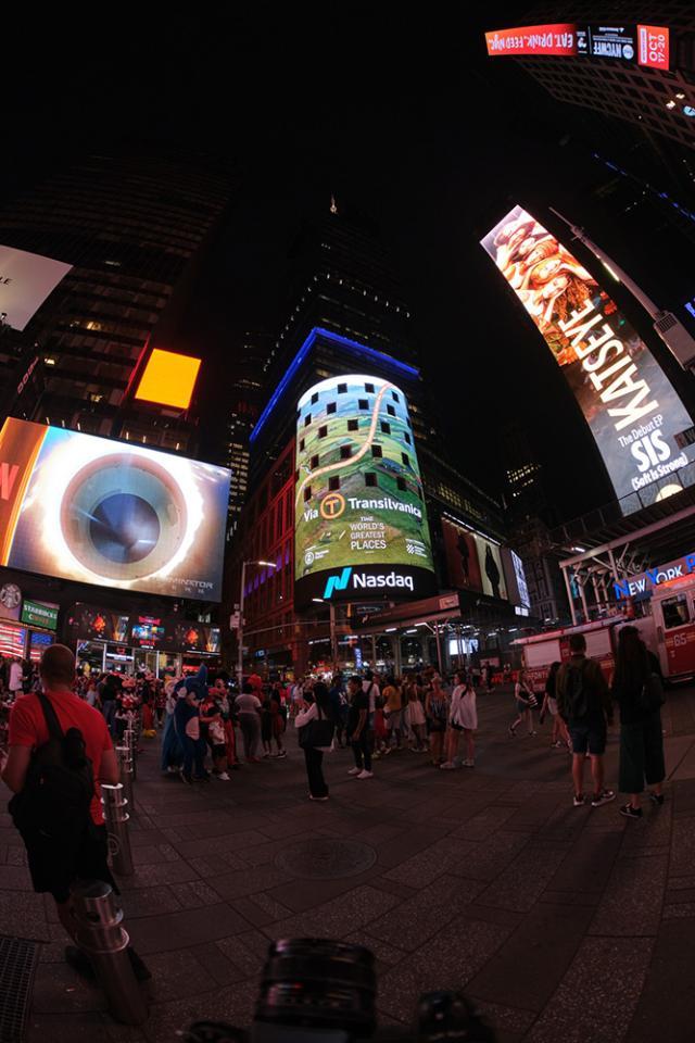 Via Transilvanica, drumul care leagă Putna de Drobeta-Turnu Severin, a fost promovat în Times Square, New York