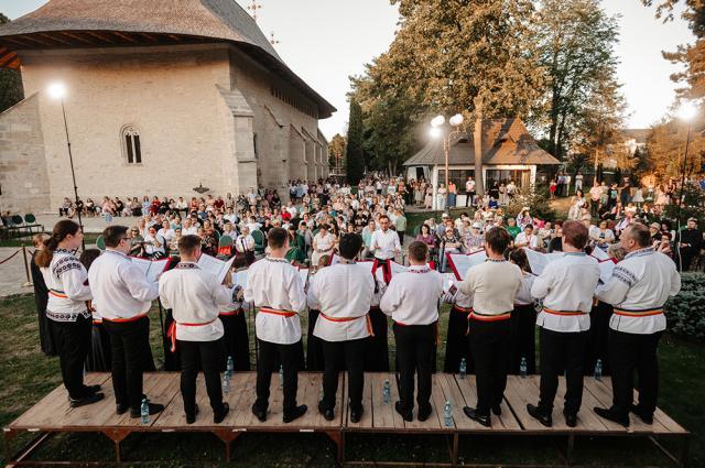 Mănăstirea Bogdana de la Rădăuți a fost gazda concertului „Culori Sonore ale Folclorului Românesc”