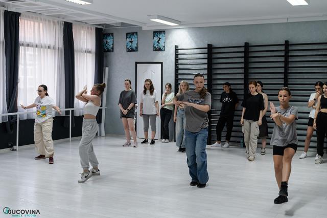 „BUCOVINA DANCE STUDIO” DESCHIDE NOI GRUPE DE DANS PENTRU COPII DE TOATE VÂRSTELE!