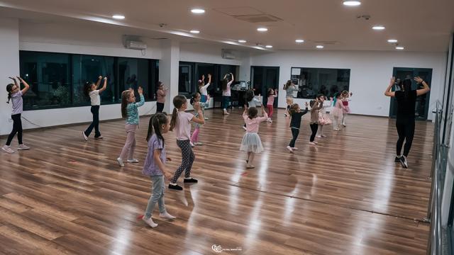 „BUCOVINA DANCE STUDIO” DESCHIDE NOI GRUPE DE DANS PENTRU COPII DE TOATE VÂRSTELE!