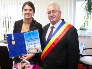 Ionela Cozmiuc va fi premiată cu încă 10.000 lei de Primăria Suceava, pentru aurul obținut la Mondialele din Canada