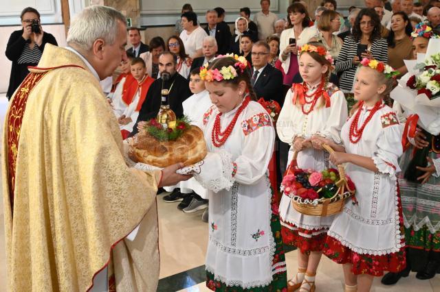 „Sărbătoarea Roadelor” la Solonețu Nou - cea mai mare localitate din Bucovina în care trăiesc polonezi