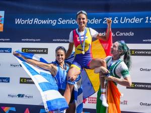 Ionela Livia Cozmiuc este o abonată a podiumurilor de premiere