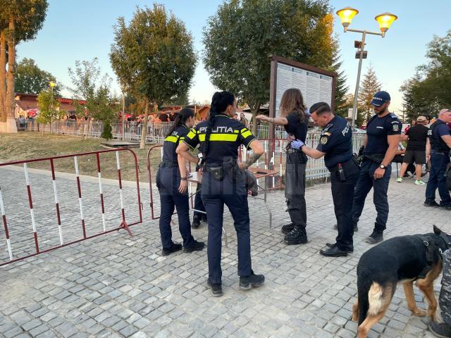 Un participant la festivalul de rock de la cetate, depistat de câinele polițist Bic cu un cuțit