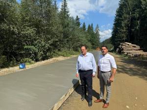 Gheorghe Flutur a verificat lucrările de betonare pe tronsonul de drum Brodina - Brodina de Jos