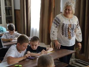 Director-adjunct Poenaru Cristina, profesor învățământ primar