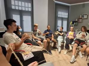 Școala de vară „La Marginea Școlii”, „o investiție în sănătatea mintală și dezvoltarea emoțională a tinerilor”, la Rădăuți