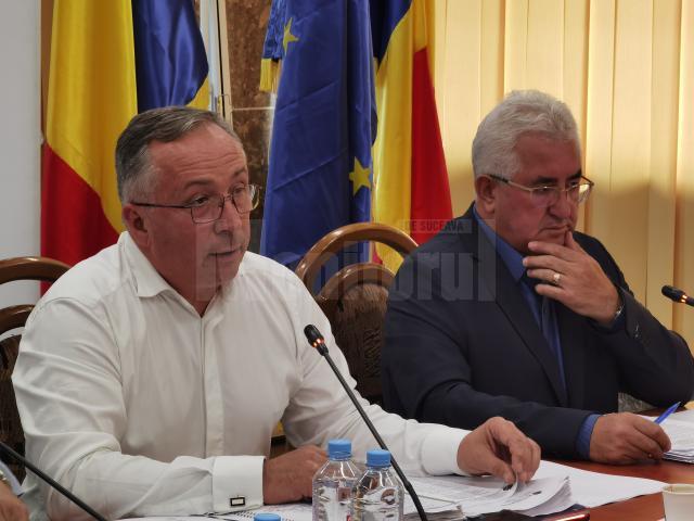 Dan Ioan Cușnir versus primarul Ion Lungu, într-o luptă politică în care s-au întors armele