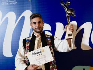 Didi-Ionuț Cojocariu a câștigat Trofeul Festivalului Național de Folclor Mamaia Sursa TVR  (8).jpg