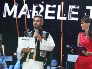 Didi-Ionuț Cojocariu a câștigat Trofeul Festivalului Național de Folclor Mamaia Sursa TVR  (7).jpg