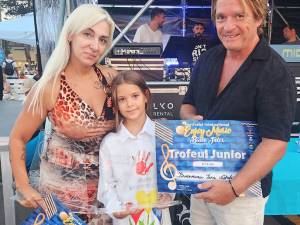 Eleva Sara Natalia Tîrnoveanu a câștigat două trofee în cadrul Festivalului Enjoy Music