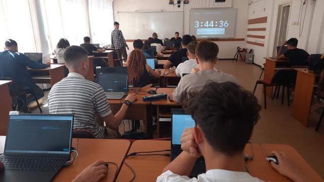 „Securitate cibernetică”, școală de vară, la Colegiul „Spiru Haret” Suceava